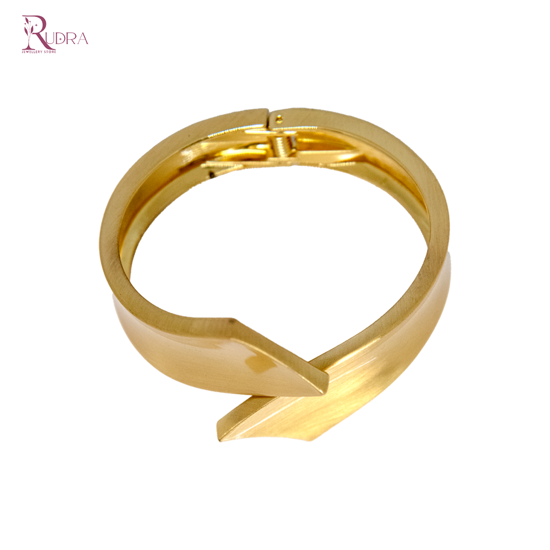 Sculpted Minimalist Gold Cuff Bracelet