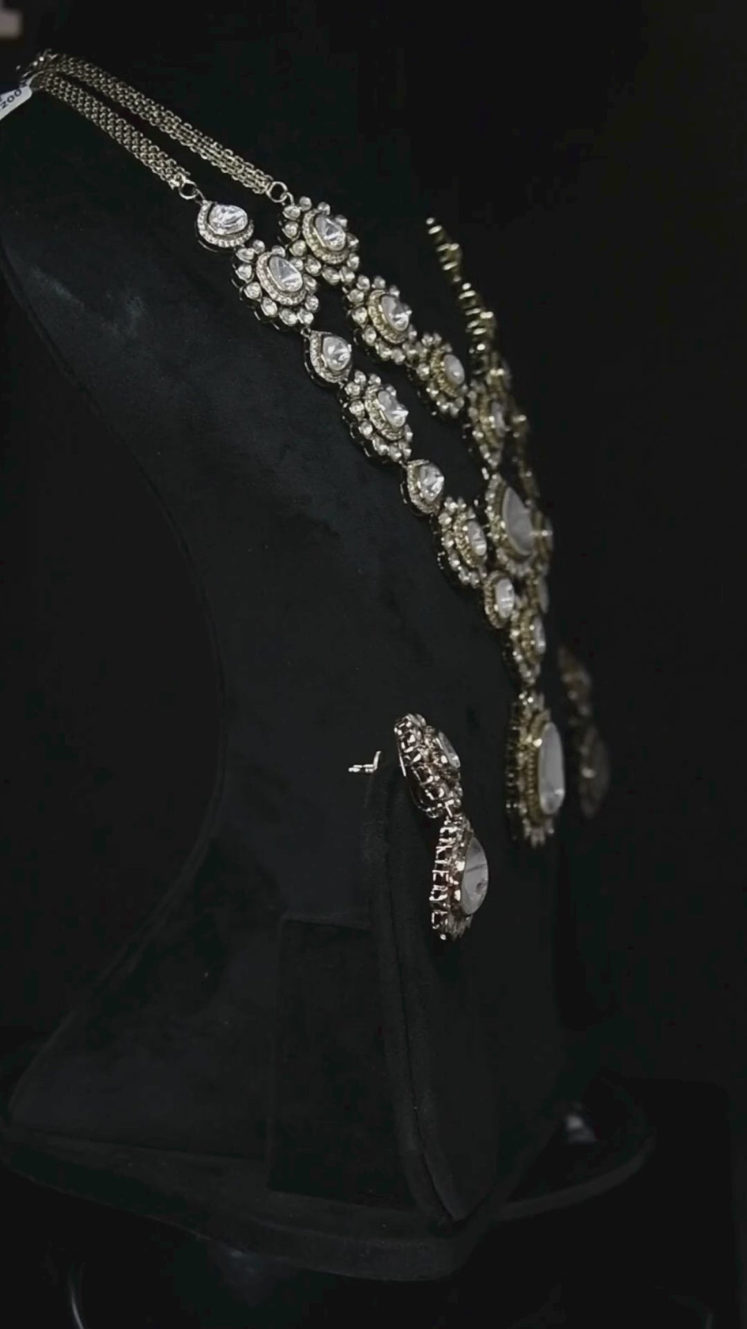 Divine Rajasi Necklace Set