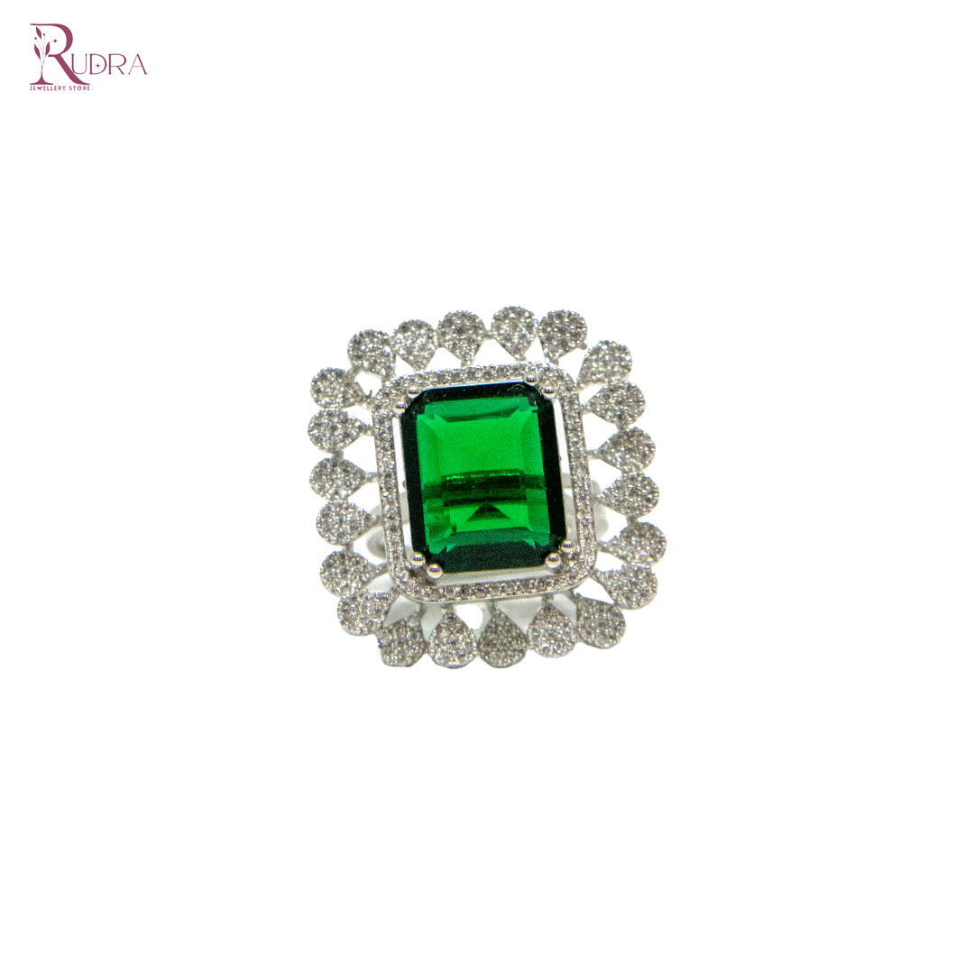 Royal Green Emerald Cocktail Ring – Luxury Statement Jewelry