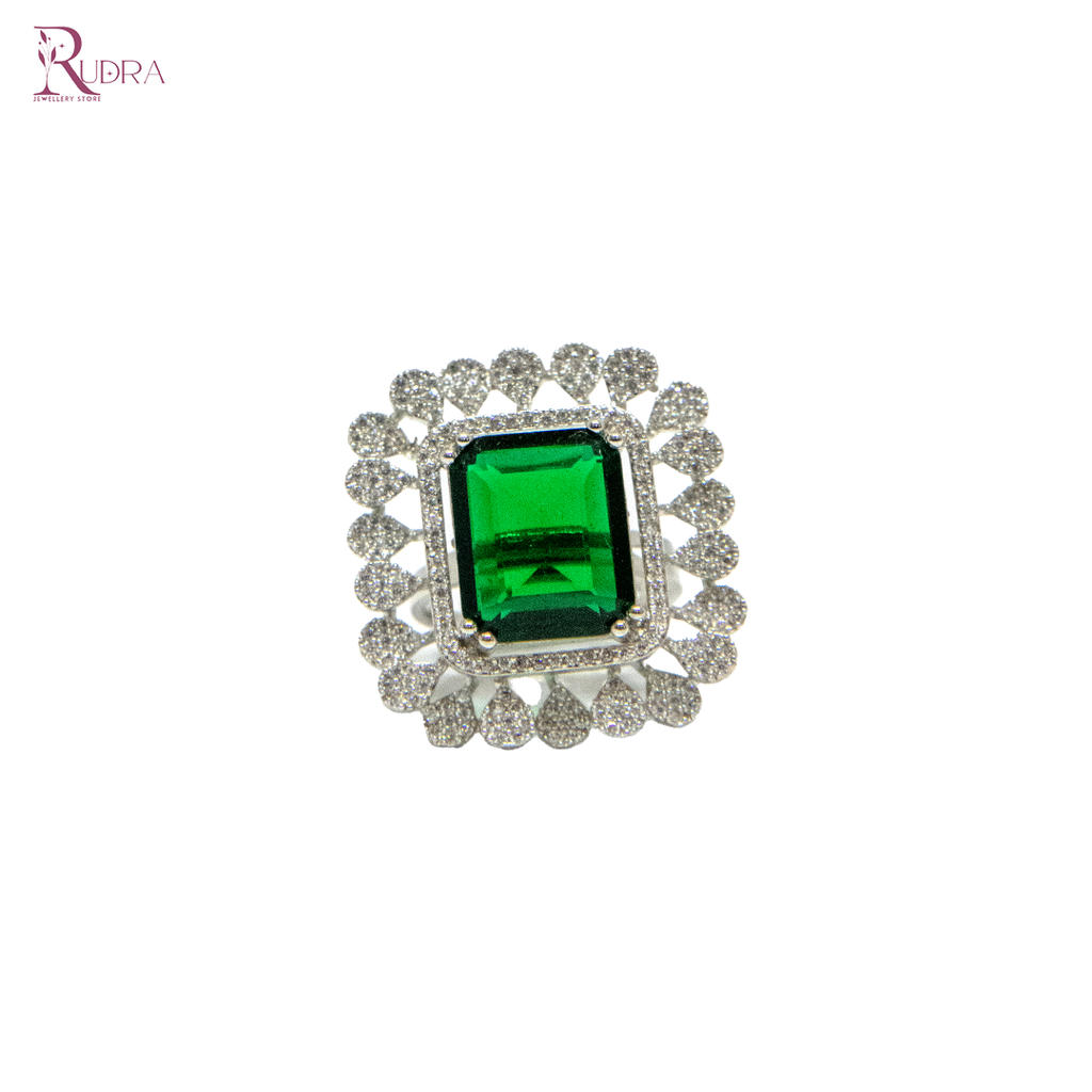 Royal Green Emerald Cocktail Ring – Luxury Statement Jewelry