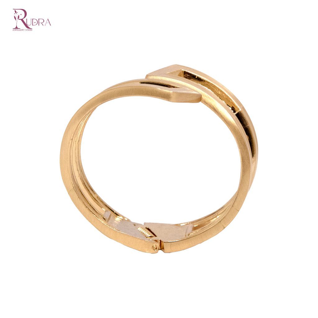 Geometric Gold Vermeil Cuff Bracelet – Bold, Modern, and Stylish