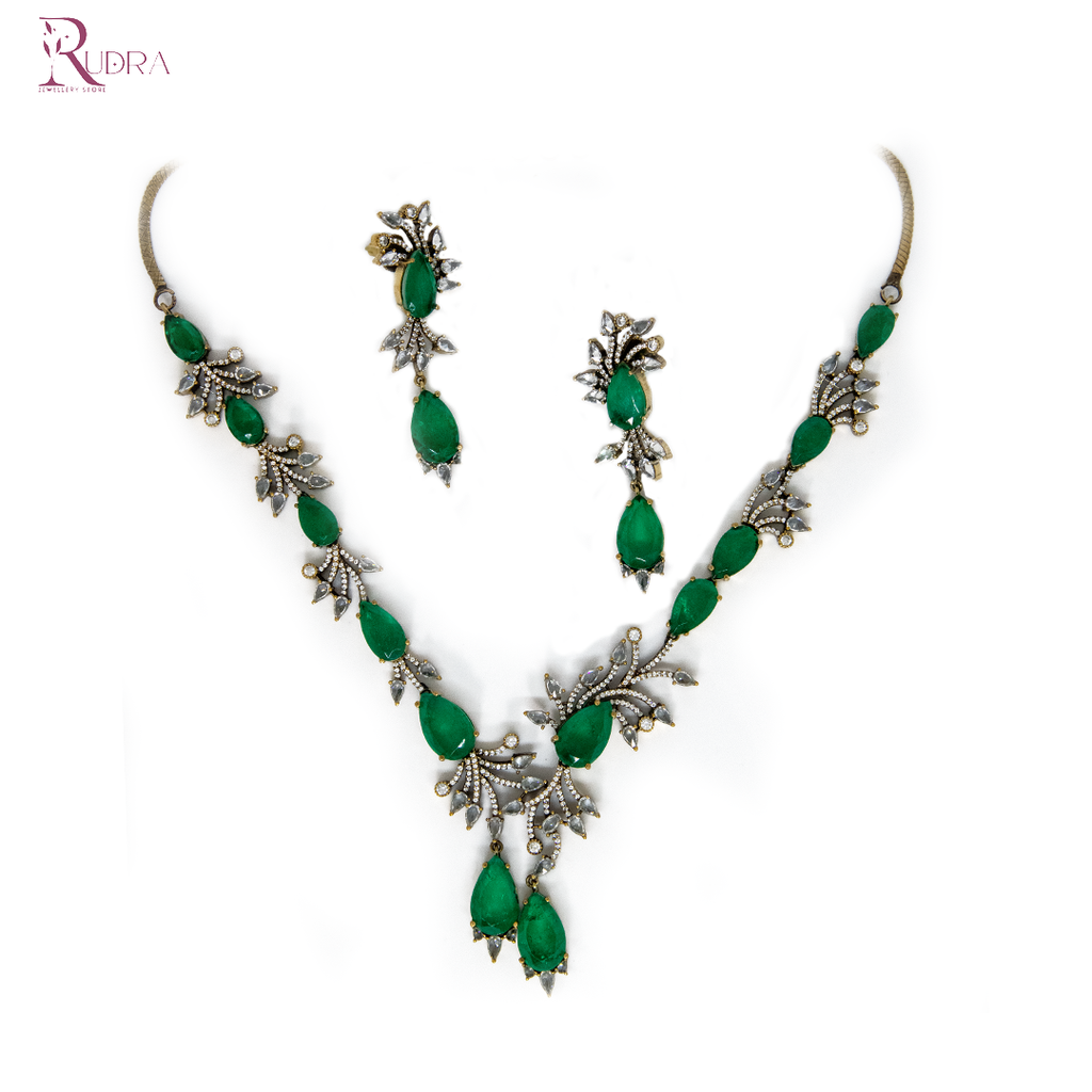 Emerald Elegance Necklace Set