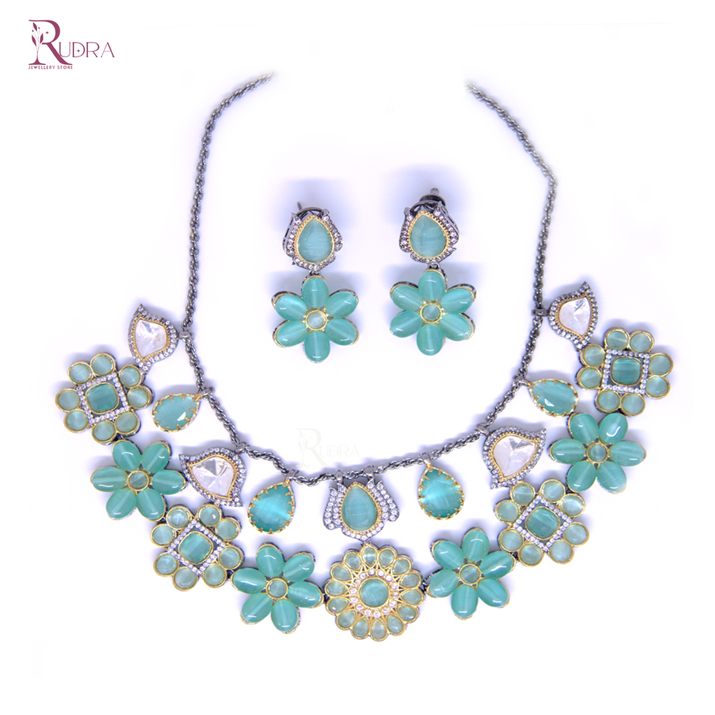 The Blossom Necklace Set