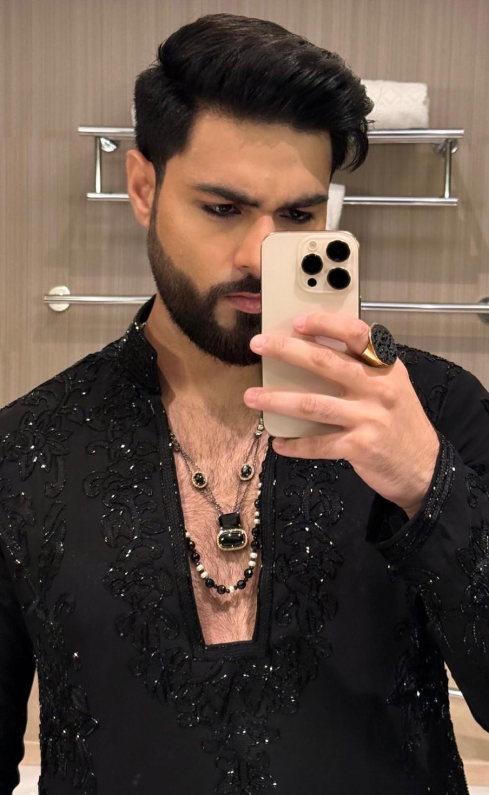 "black stone necklace mumbai dome"