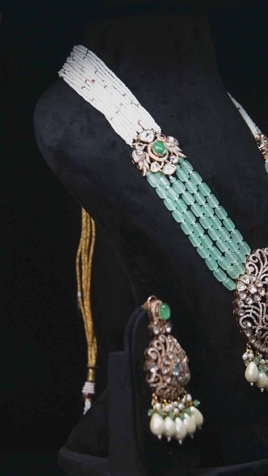 Graceful Swan Kundan Necklace Set