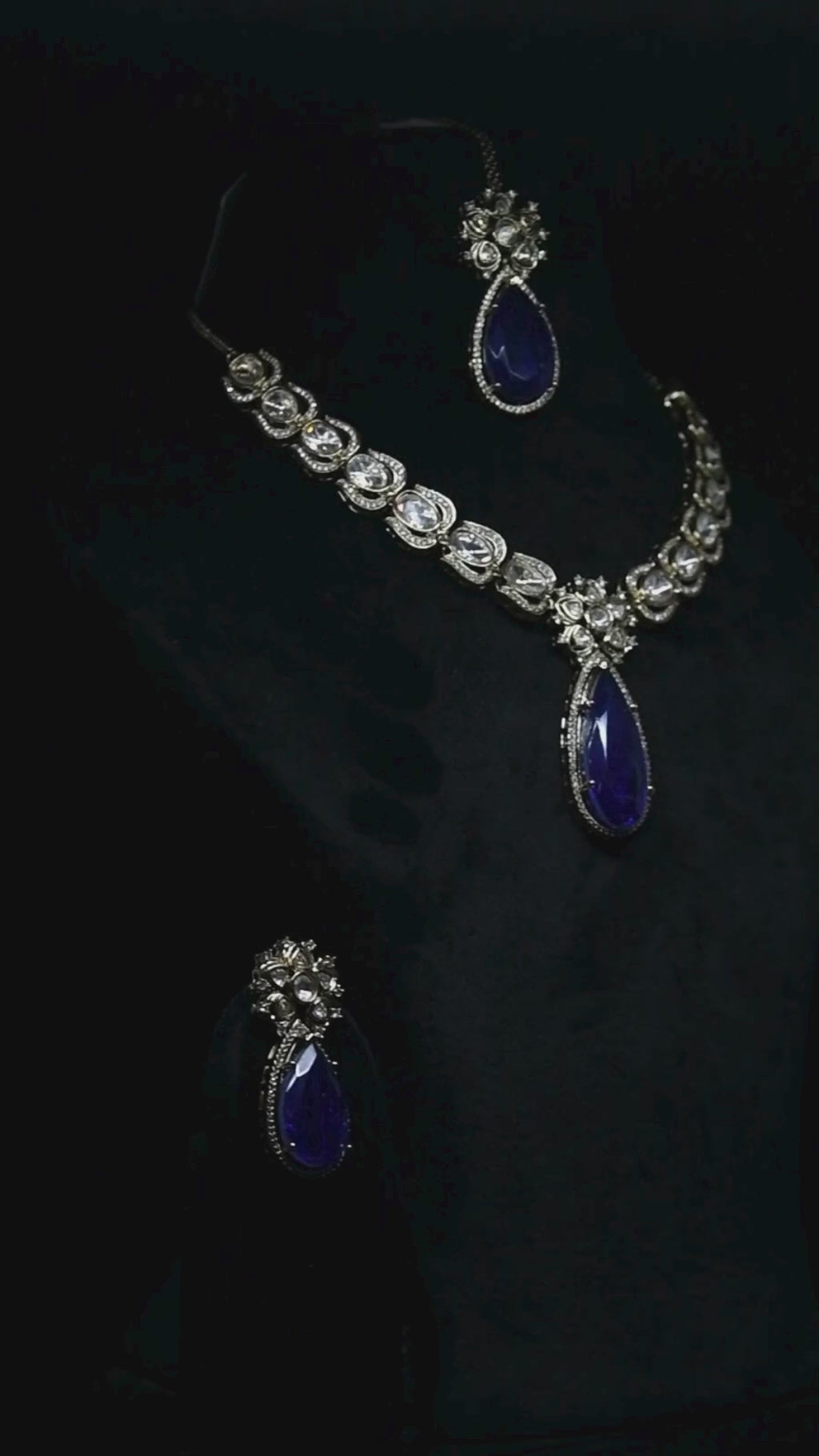 Regalia of Queens Necklace Set