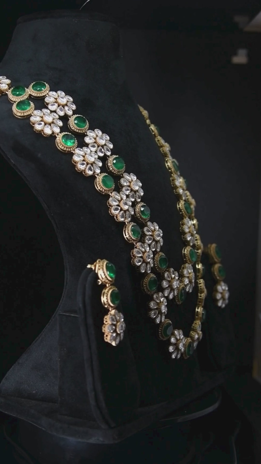 The Maharani’s Radiance Necklace Set