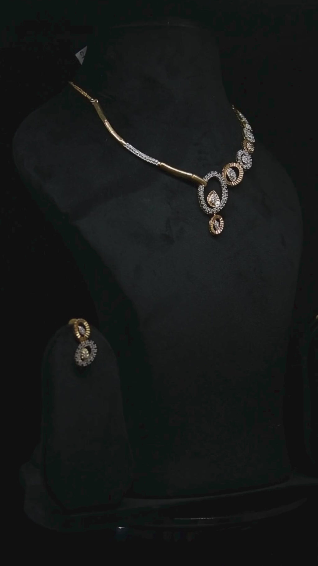 Eternal Glow Necklace Set