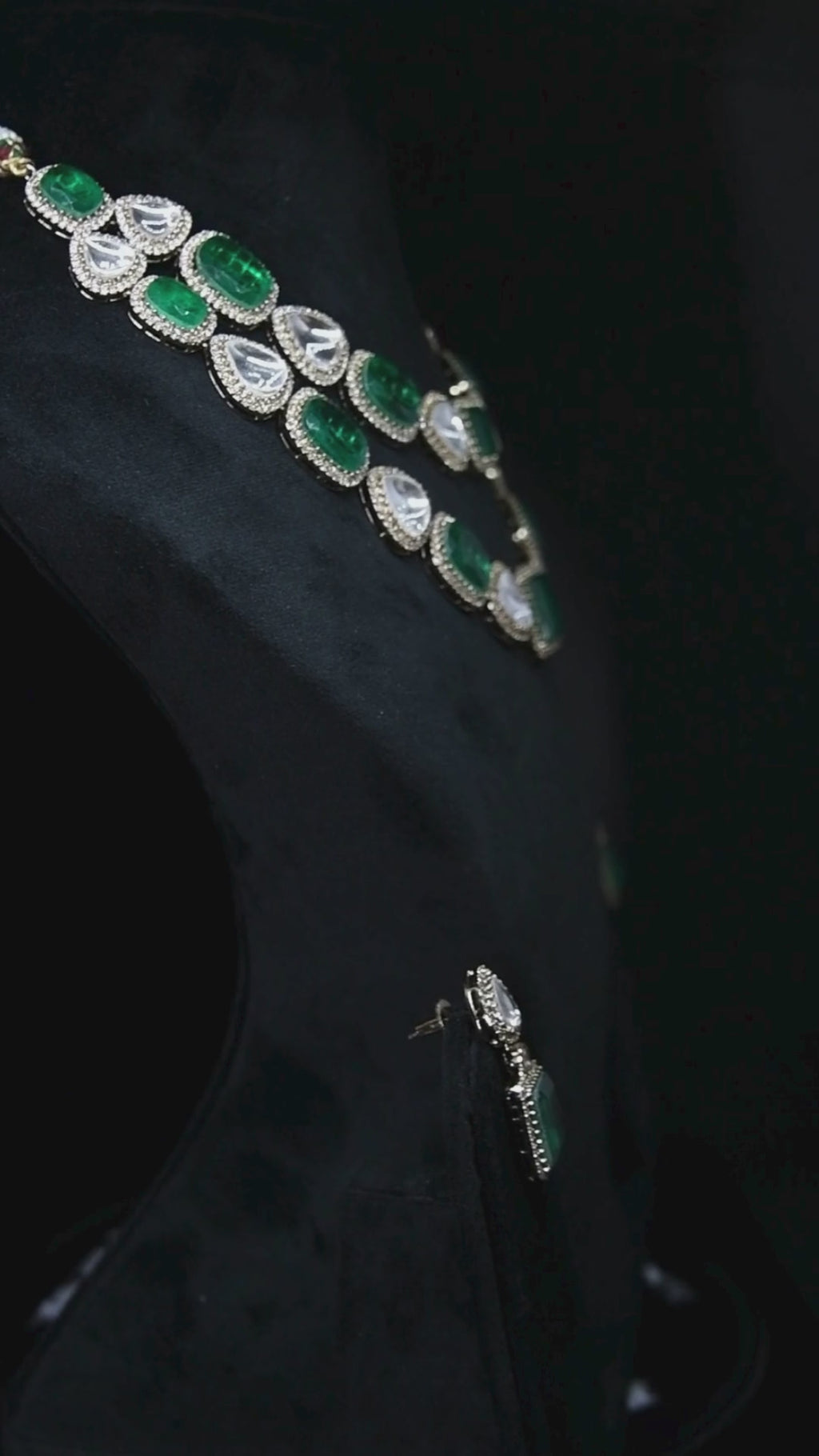 Baad-e-Saba Necklace Set