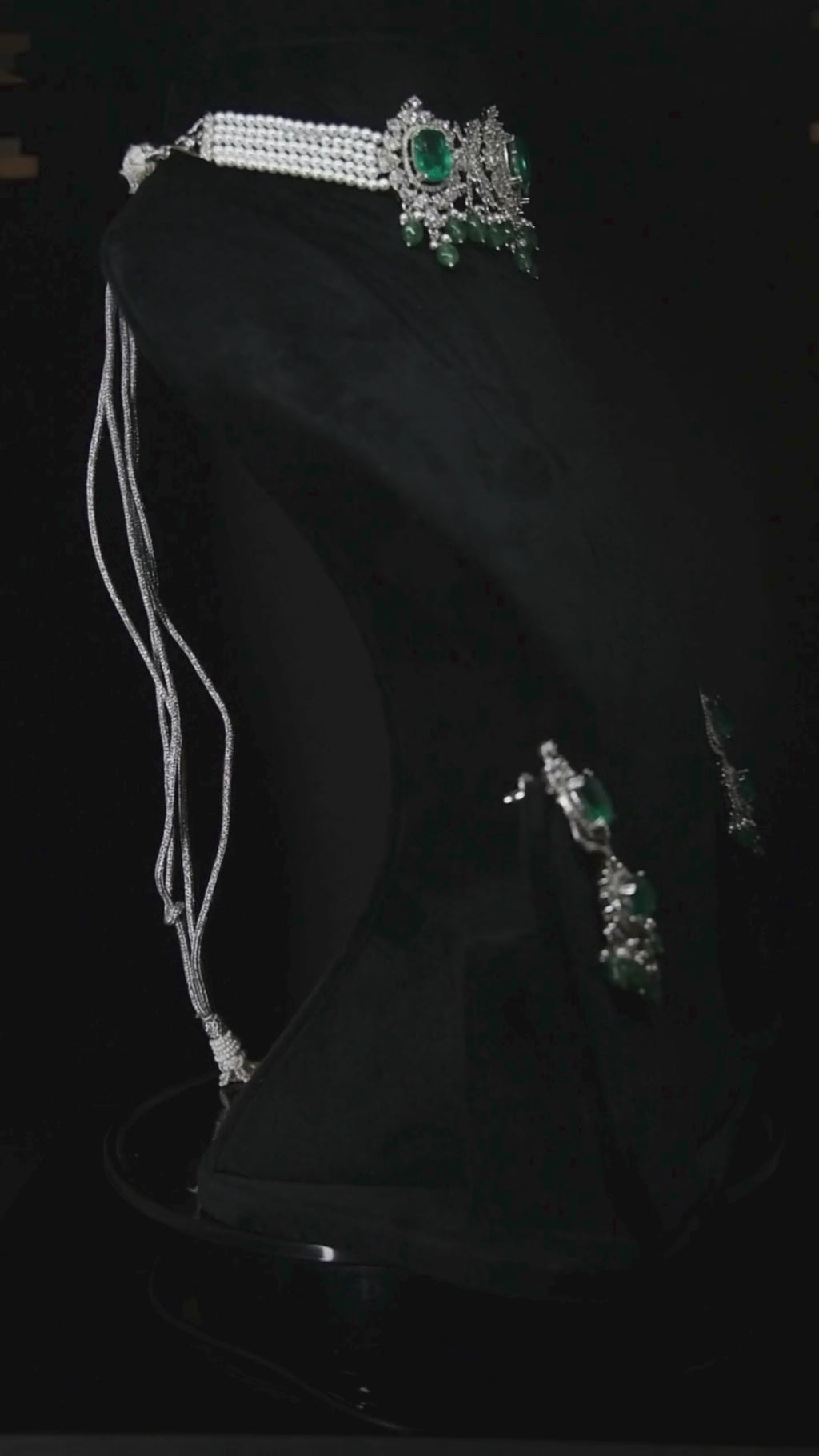 Emerald Royale Pearl Choker Set