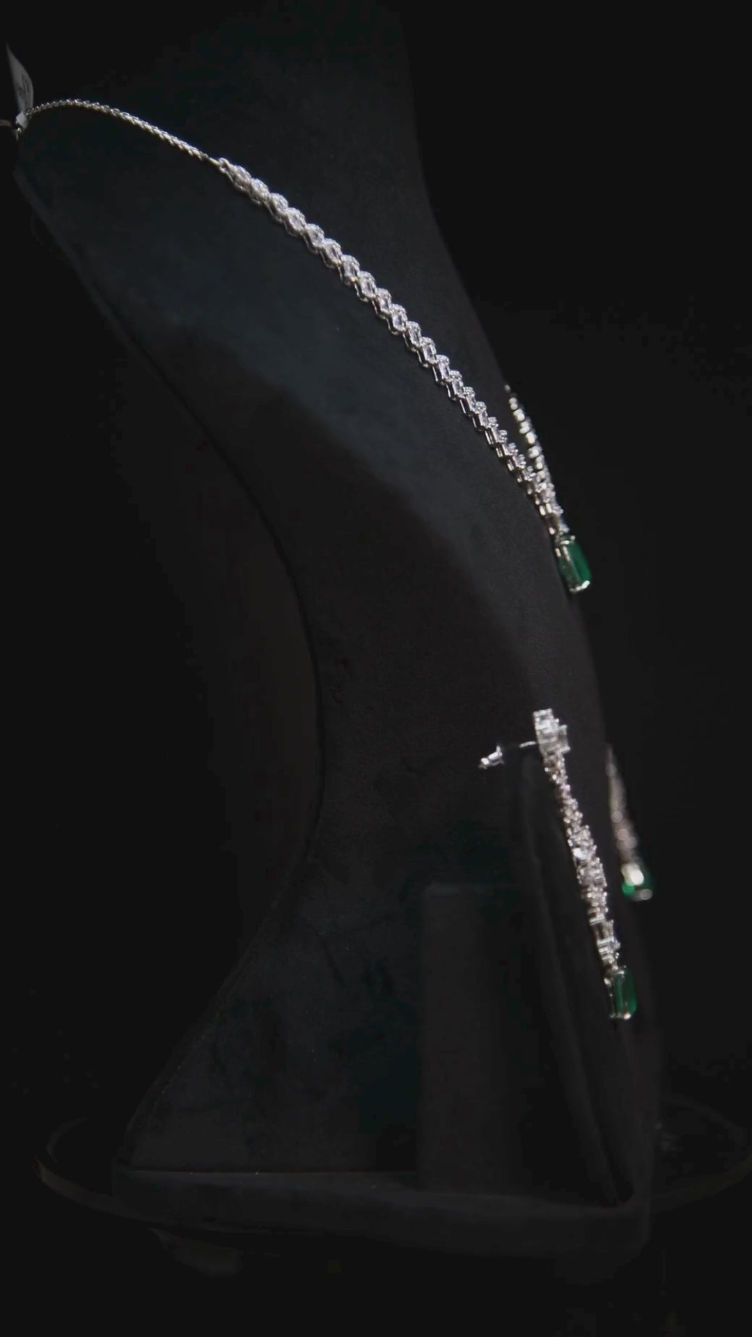 Classic Emerald Drop Set