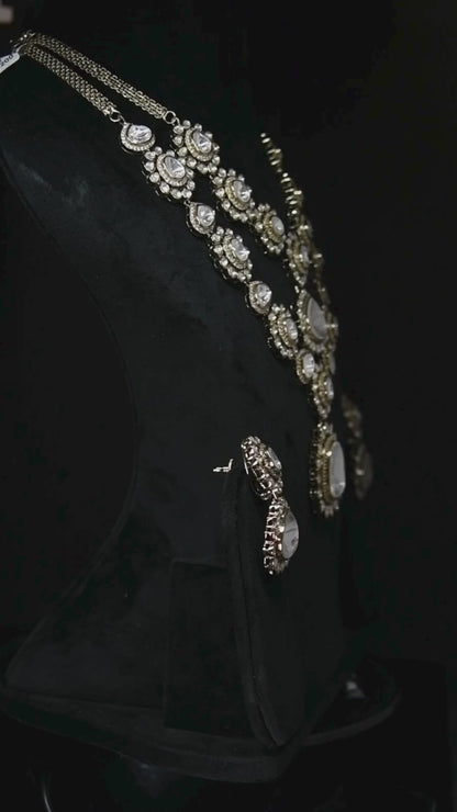 Divine Rajasi Necklace Set